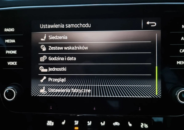 Skoda Superb cena 106899 przebieg: 72000, rok produkcji 2018 z Sosnowiec małe 742